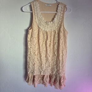 Angie Lace Sleeveless Blouse in Cream